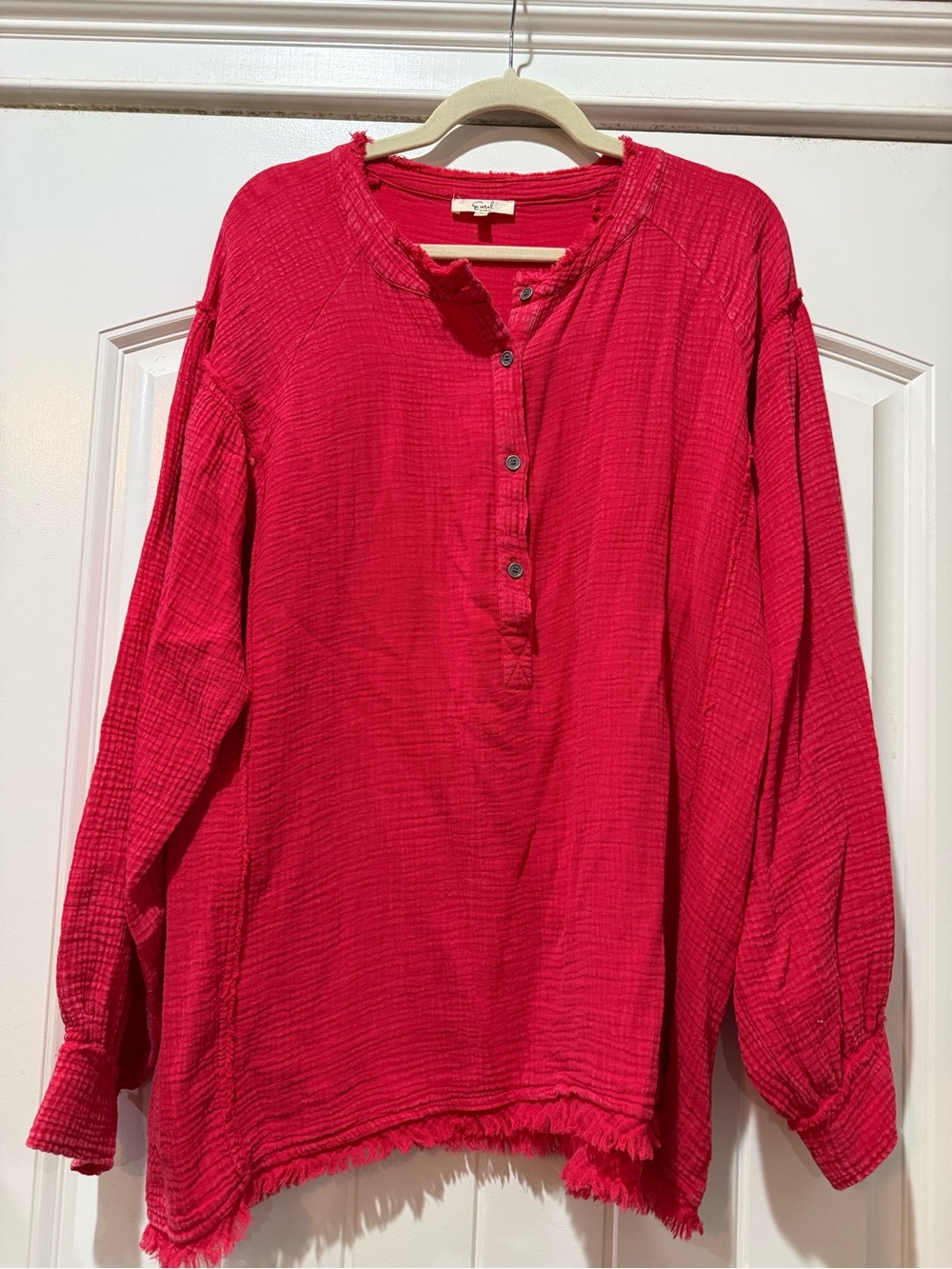 easel Red Textured Raw-Edge Henley Tunic